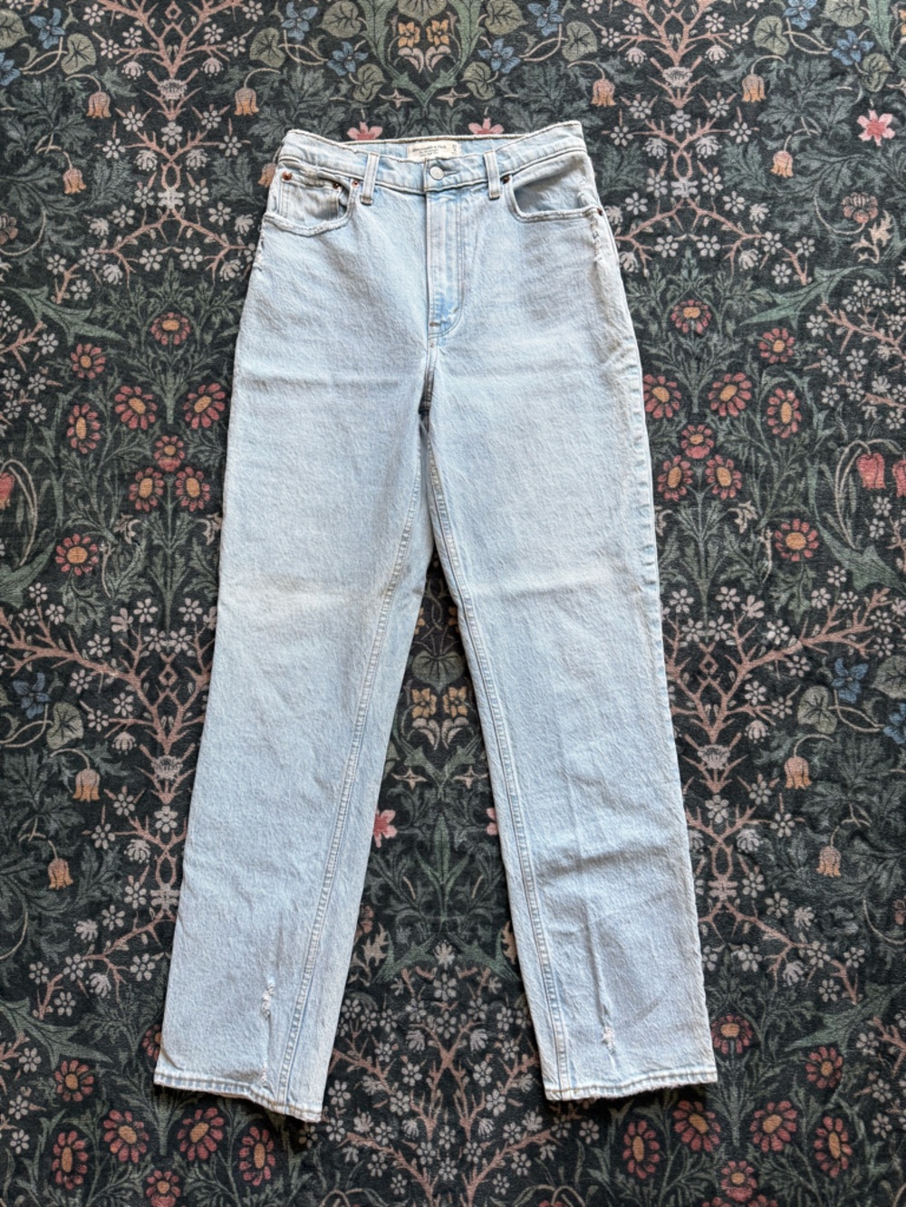 Abercrombie & Fitch 90’s Straight Ultra High Rise Curve Love